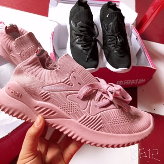 Giày thể thao chun len siêu co giãn, ôm chân rất đẹp các mom nha. Đủ sz36-40 luôn nhé ah. Đế cao su cực mềm cực êm nhé a