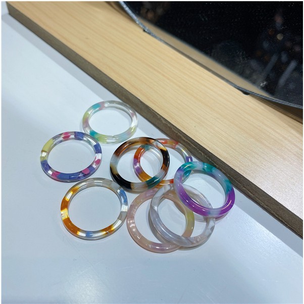 Nhẫn Nhựa Acrylic Trong Suốt Phong Cách Vintage