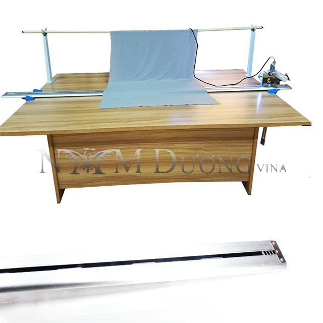 Máy cắt vải đầu bàn &gt; Máy cắt đầu cây (Thanh ray 2,4m 2.6m)