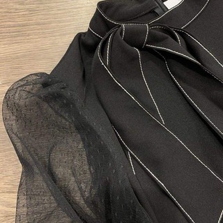 váy đen tay voan lụa