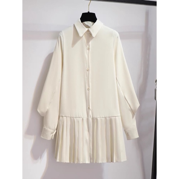 Đầm suông sơ mi trắng và áo len cộc tay