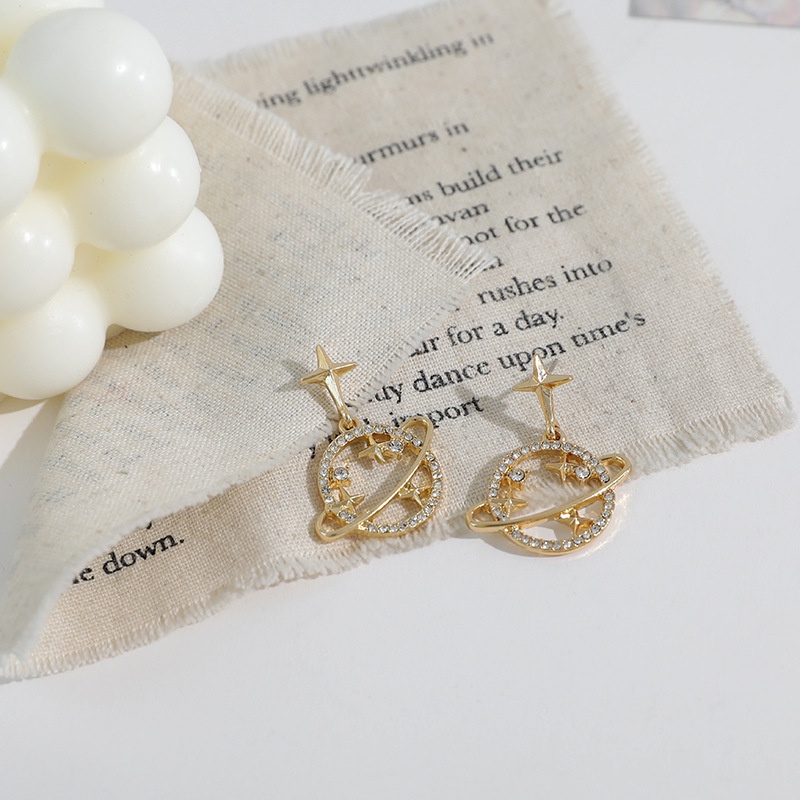 Khuyên Tai Hình Hành Tinh Độc Đáo Phong Cách Hàn Quốc