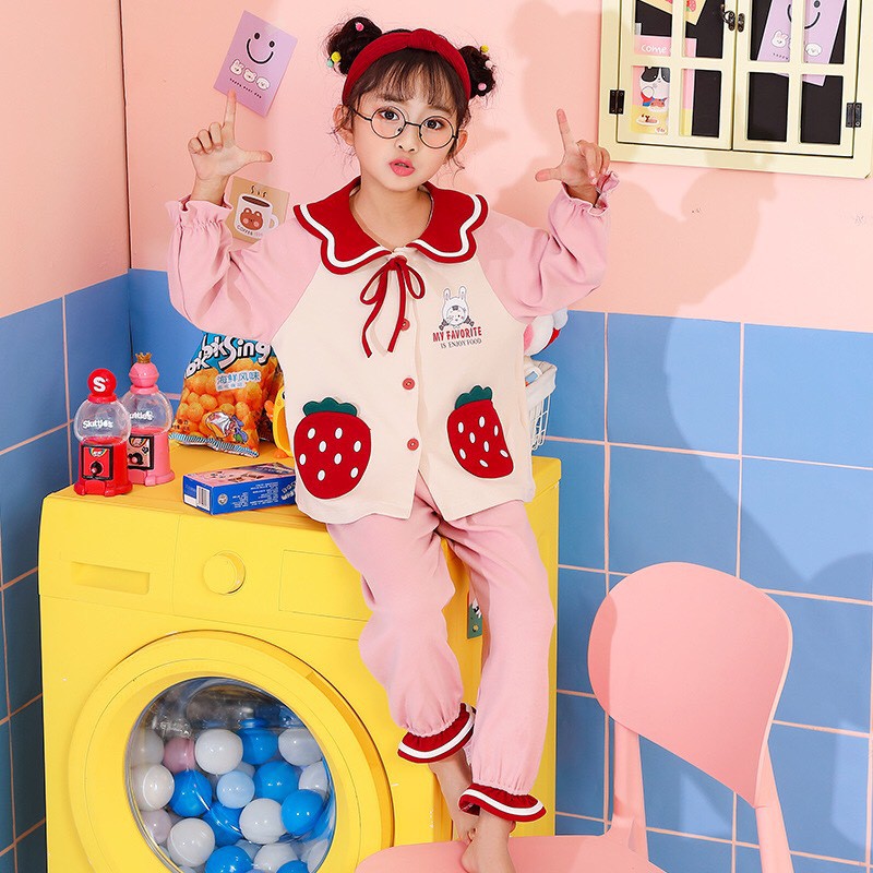 Bộ ngủ pijama lụa dài tay tiểu thư hoạ tiết trái dâu cho bé gái (10-22kg) - Hirokids