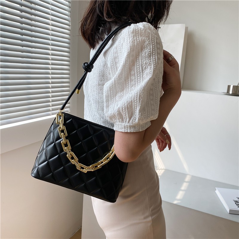 2021 New Online Red And Western Style Retro Rhombus Chain Bag Shoulder Bag Large Capacity Large Bags Chanel-Style Bucket Bag