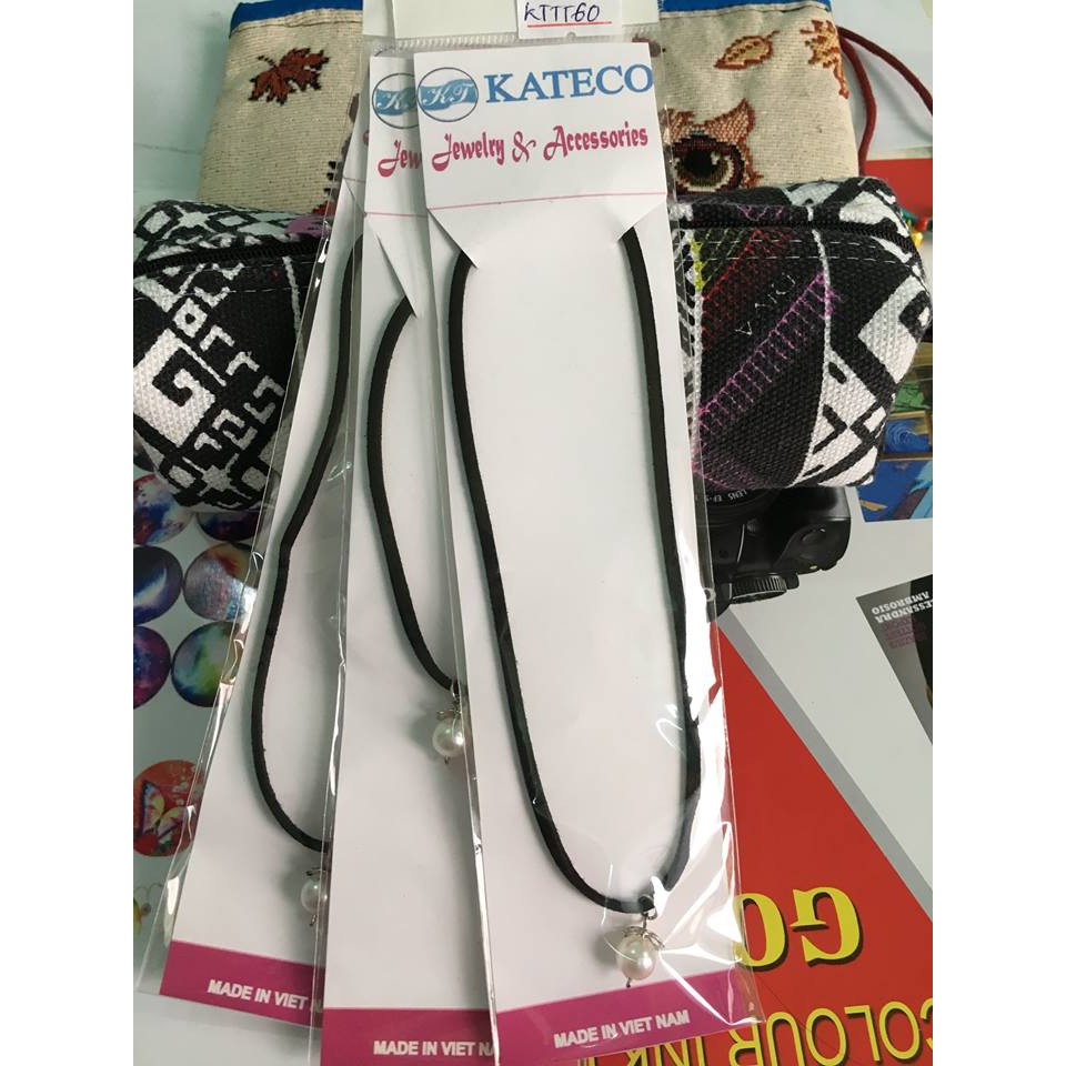 VC05 Dây chuyền hạt nhựa trắng 5 cái/lốc