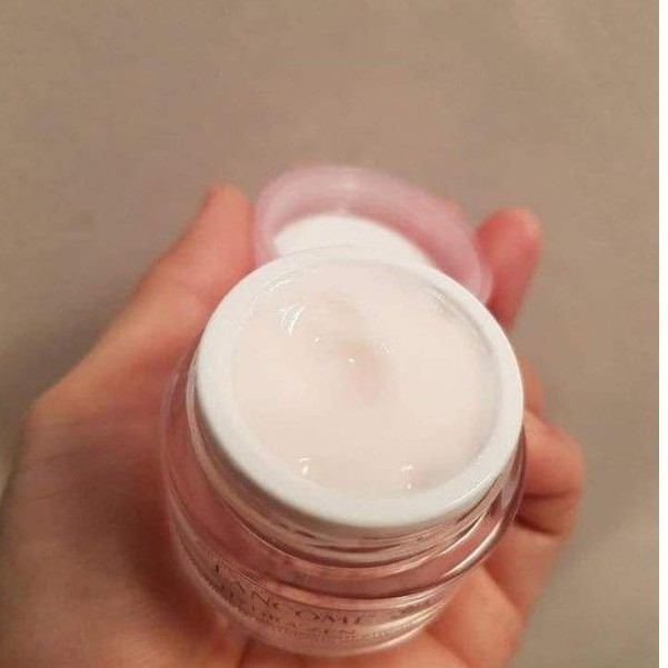 KEM LANCOME CẤP ẨM SÁNG DA