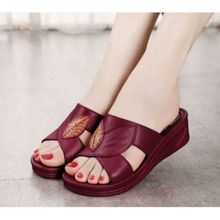 Dép đế xuồng chiếc lá