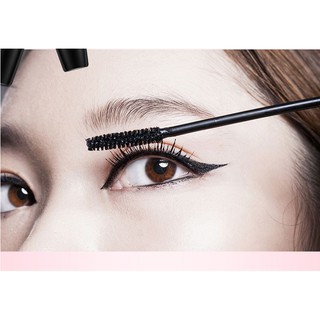 Mascara chuốt mi cong