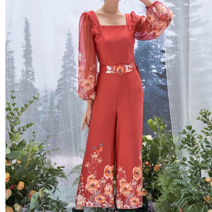 Jumpsuit lụa hoa đỏ cổ vuông tay bồng HeraDG - WJS19011