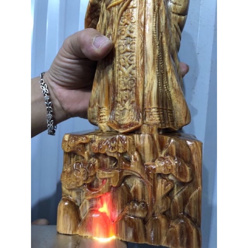 Khổng minh gỗ huyết long 266k