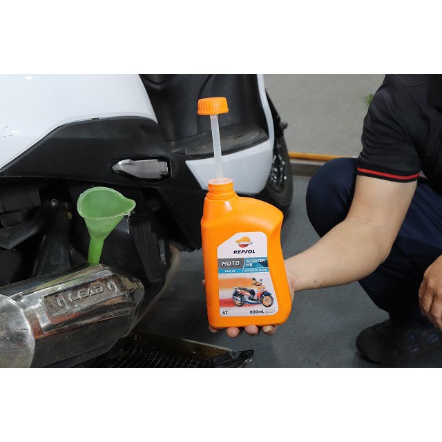 [Mẫu mới 2022] Nhớt xe tay ga cao cấp Repsol Scooter SynThetic 10W40 MB 800ml - Nhập Tây Ban Nha