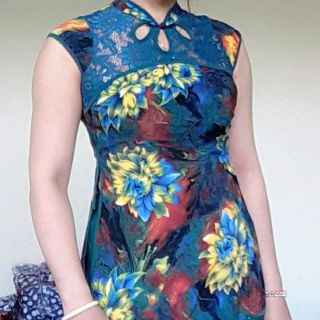 Set đồ bộ xẩm và xẻ tà chất vải thun lạnh co giãn cực đã phom ôm dáng tạo cho cô nàng sự cuốn hút gợi cảm tuy kín đáo nh
