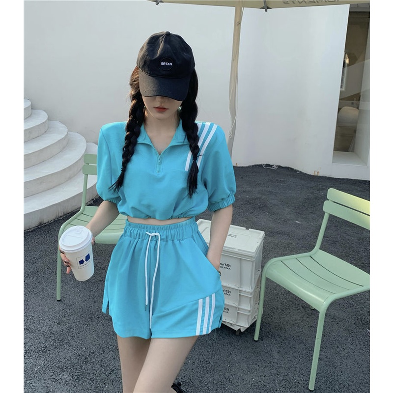 Bộ quần áo gồm quần ngắn và áo tay ngắn thể thao phù hợp với nữ sinh viên phong cách mùa hè Hàn Quốc 2022 ( có bán lẻ)