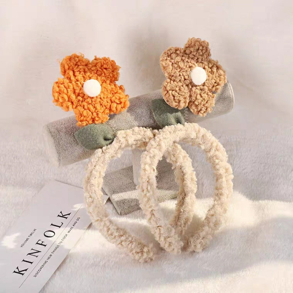 Cài tóc hoa mai cho bạn gái xinh hot trend- Hoa thứ 2