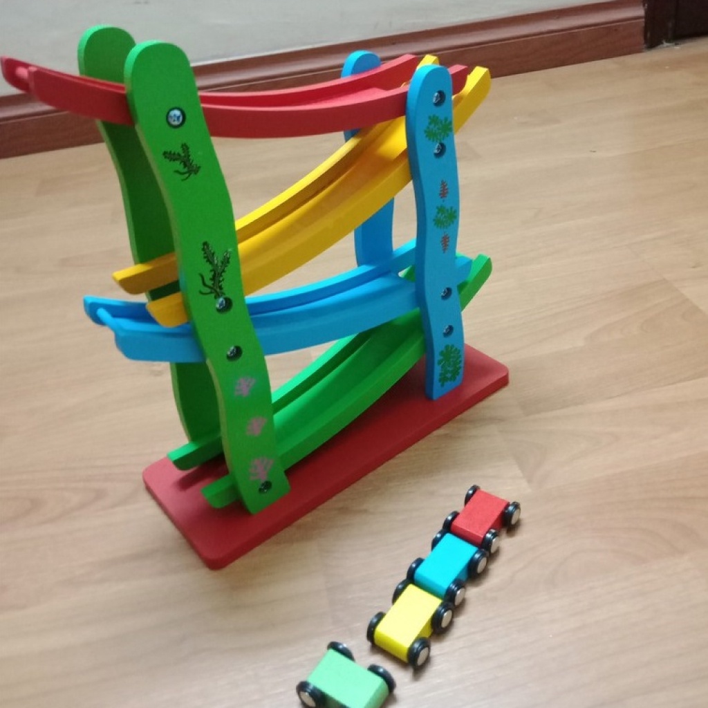 Đồ chơi cầu trượt cho bé, cầu trượt 4 tầng tặng kèm 4 ô tô cho bé đồ chơi gỗ Bonkids toys