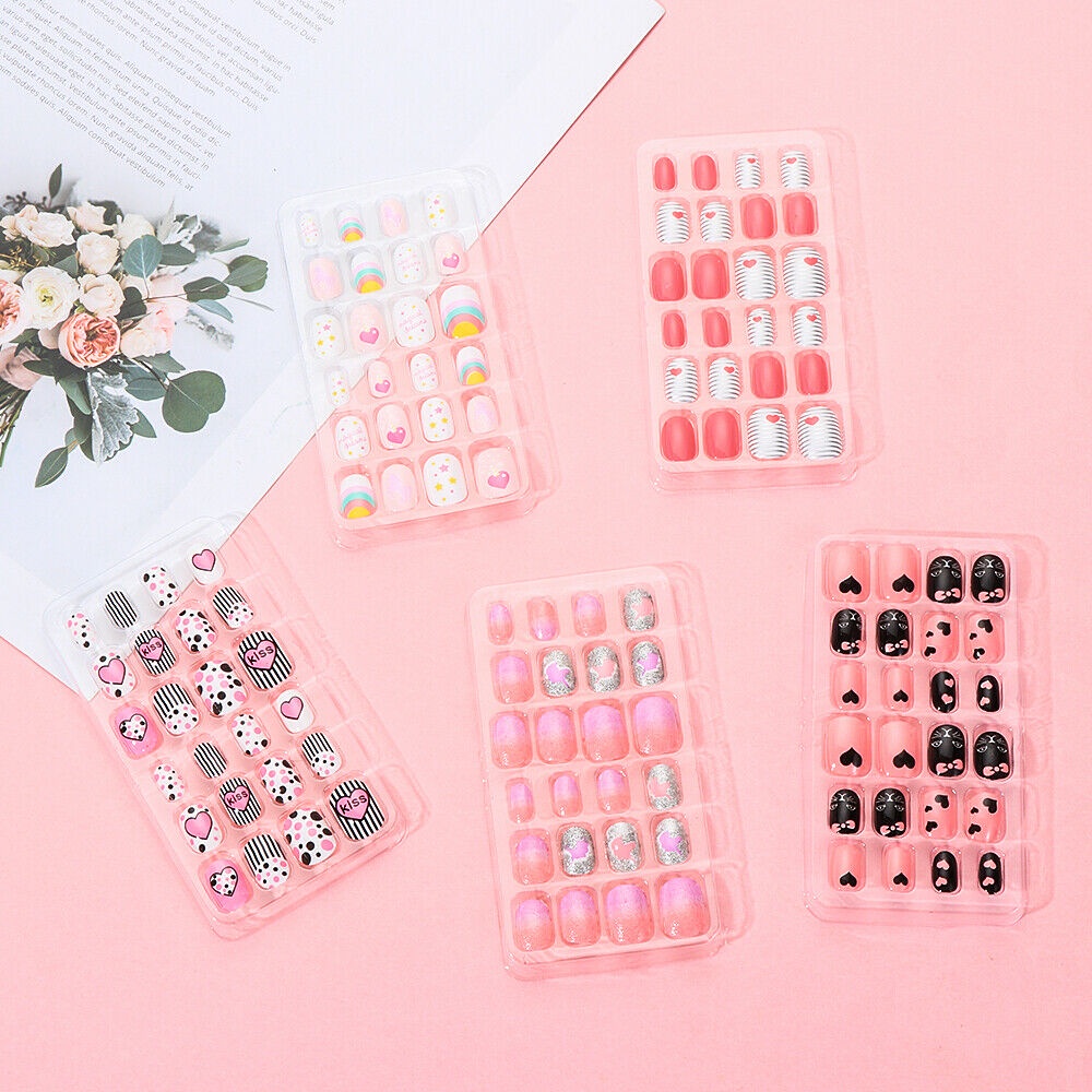Set 24 móng tay giả in họa tiết hoạt hình màu sắc ngọt ngào cho bé