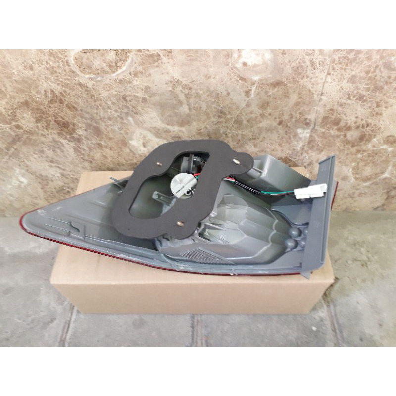 ĐÈN HẬU NGOÀI XE KIA FORTE / ĐÈN HẬU NGOÀI XE KIA CERATO 2008 - 2011