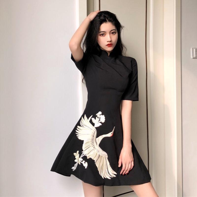 Đầm Sườn Xám Ngắn Tay Thêu Hình Chim Hạc Phong Cách Retro Cho Nữ