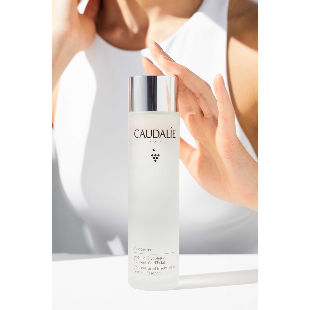 Nước dưỡng cô đặc làm sáng da Caudalie Vinoperfect Concentrated Brightening Glycolic Essence 150ml