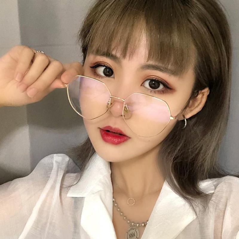 Gọng kính kiểu dáng thời trang cho nữ