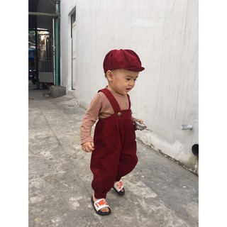 Yếm Nhung Tăm Đỏ Kèm Nón Cho Bé