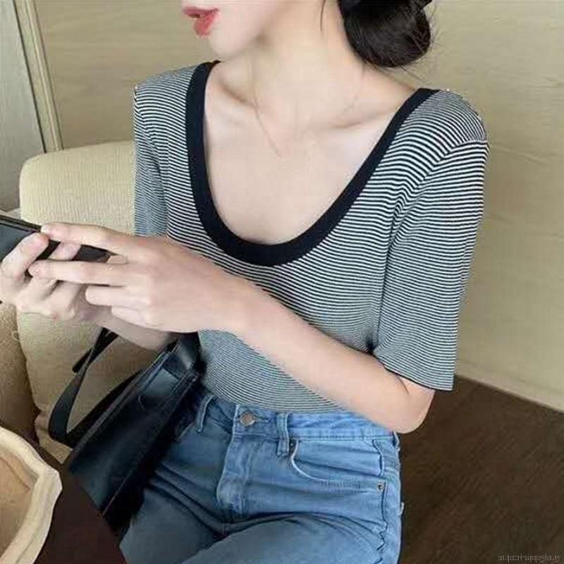 Áo Thun Nữ Ngắn Tay Cổ Chữ U Sọc Ngang Thời Trang