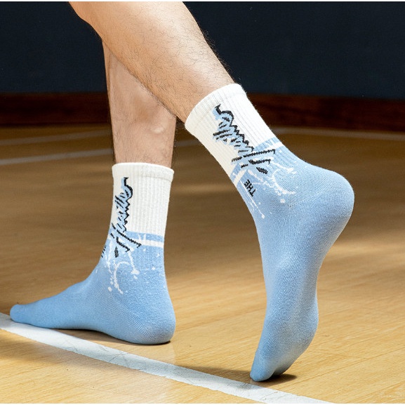 Vớ Tất cao cổ vẩy mực Nam Nữ phong cách trẻ trung, năng động.