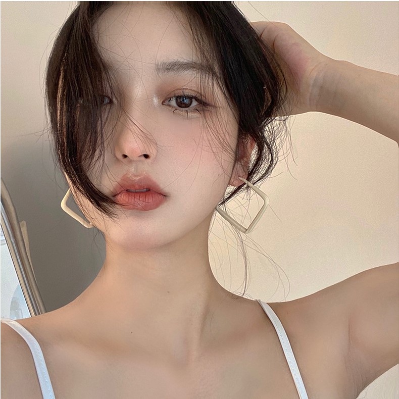 Bông tai Bell Mew khoen vuông mịn lì sang chảnh BT271