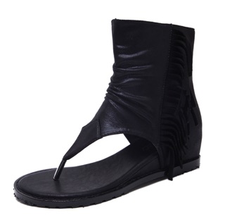Giày boot xỏ ngón tua rua