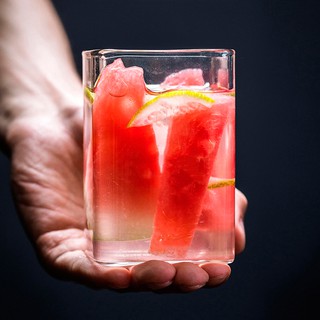 Ly thủy tinh chịu nhiệt hình vuông lạ mắt đủ size