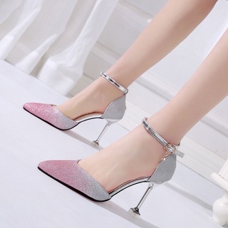 Giày cao gót mũi nhọn lấp lánh