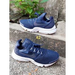 Giày nike size 42 hàng chính hãng cond cao