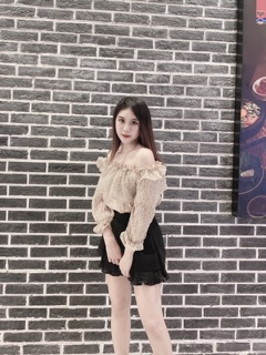 Áo bèo trễ vai chấm bi mặc được 2 kiểu