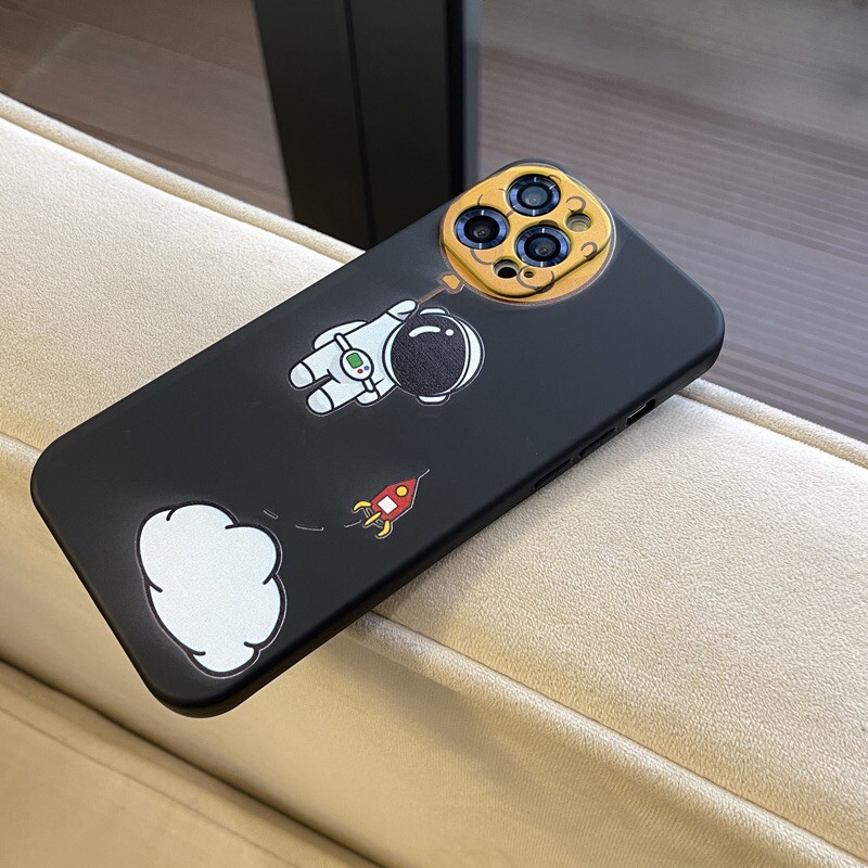 Ốp iphone Phi Hành Gia Trắng/Đen cho dòng iphone 12promax/ 12pro/ 11promax/ 11/ Xsmax | BigBuy360 - bigbuy360.vn