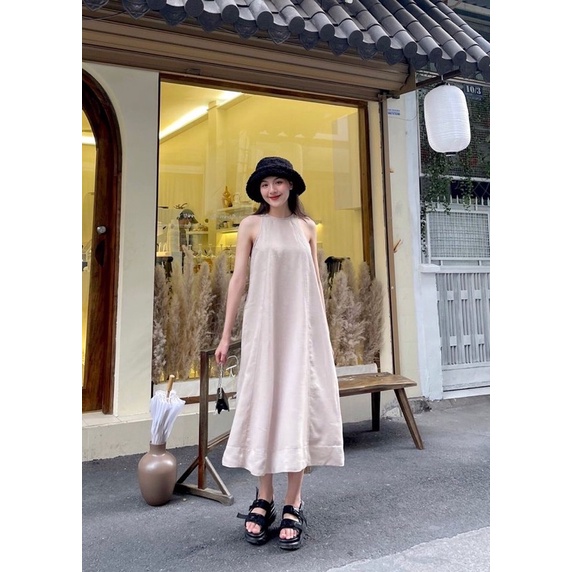 Đầm cổ yếm xoè Nina dress