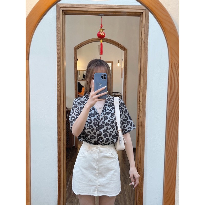 Sơ mi cộc cổ vest hoạ tiết da beo ( ảnh thật shop tự chụp )