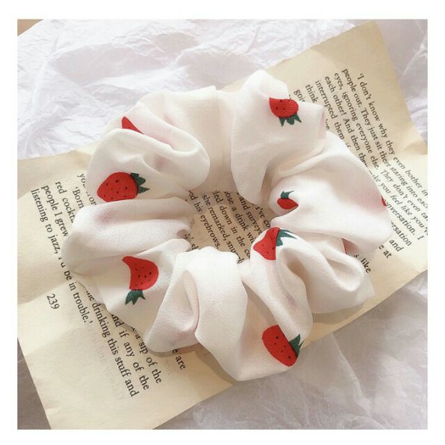 SCRUCHIES TRÁI DÂU ĐÀ LẠT CUTE