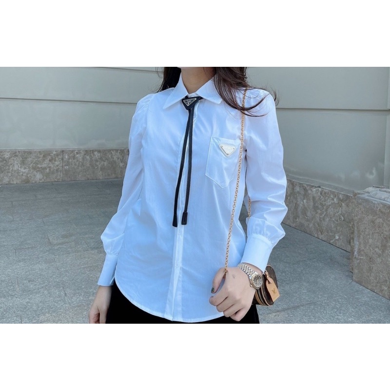 Áo sơ mi trắng prada kèm belt hàng QCL1