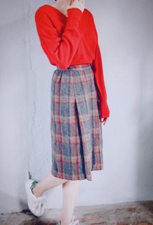 Chân váy dạ- áo len đỏ : ảnh thật