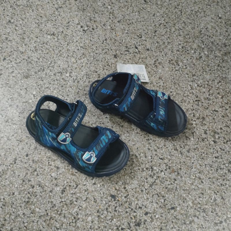 Sandal bi tít sz 28-29-30 cho bé trai lẻ sz sale mạnh.