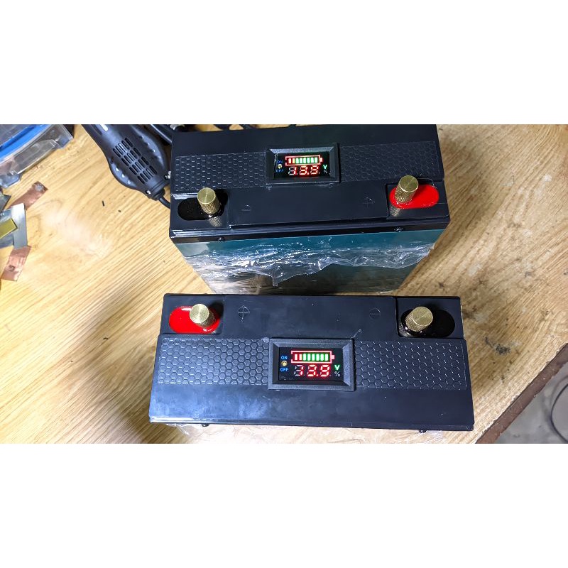Đồng hồ báo pin 12v có công tắc