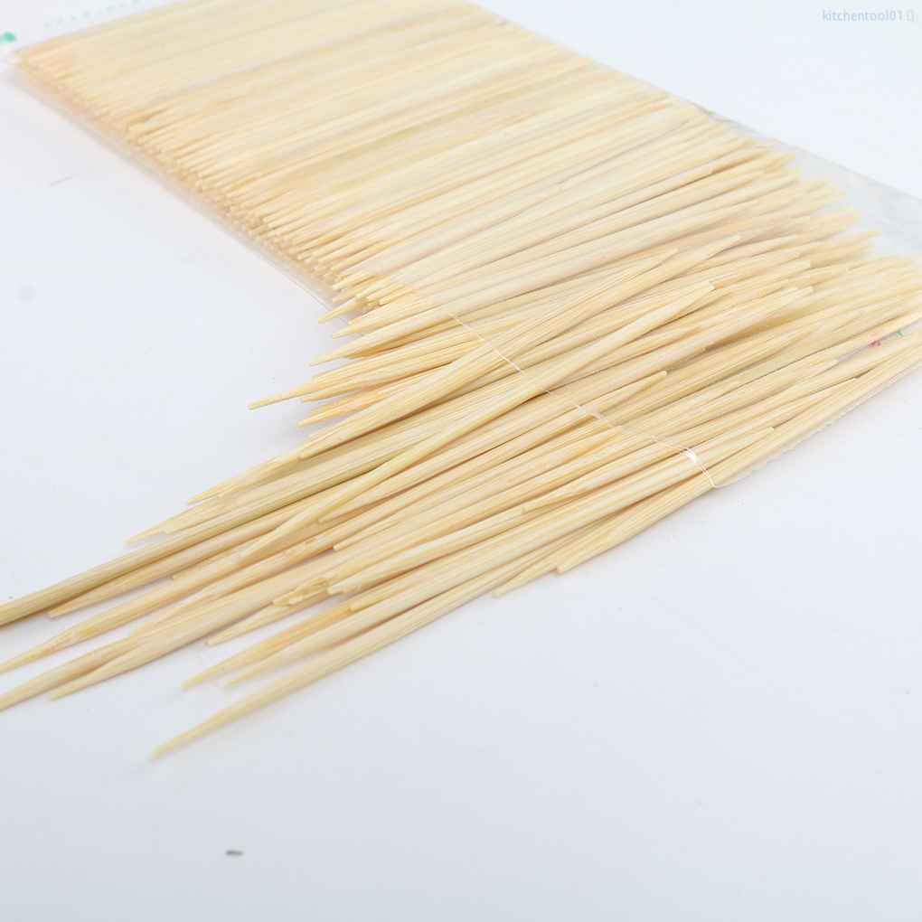 Tăm xỉa răng bằng tre hoặc dùng để ăn món khai vị cocktail