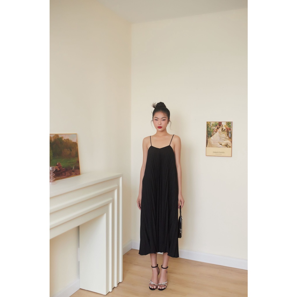 TUBYCATU | Đầm đen midi pleated