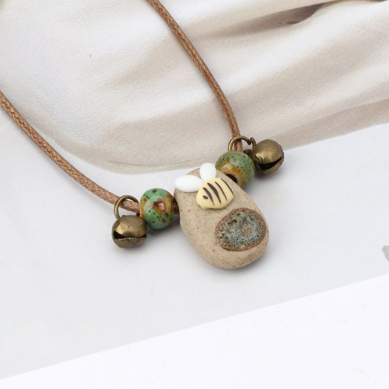 Mặt trang sức hình ong mật bằng đá thiên nhiên độc lạ sành điệu