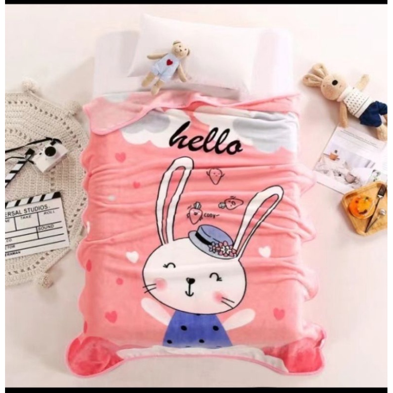 Mền lông tuyết Doremon và ngựa pony  cho bé trai và gái , đi học, đi chơi du lịch dã ngoại.