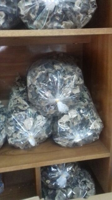 Mộc nhĩ khô đã cắt chân sạch sẽ gói 1kg