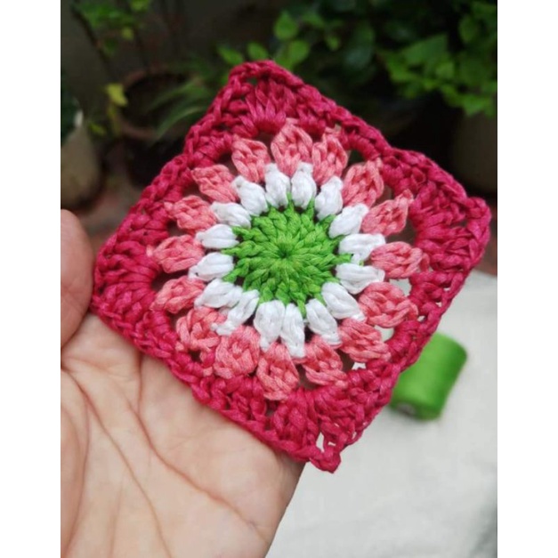 Sợi dệt cotton của Ý, sử dụng móc hoa,túi mũ.