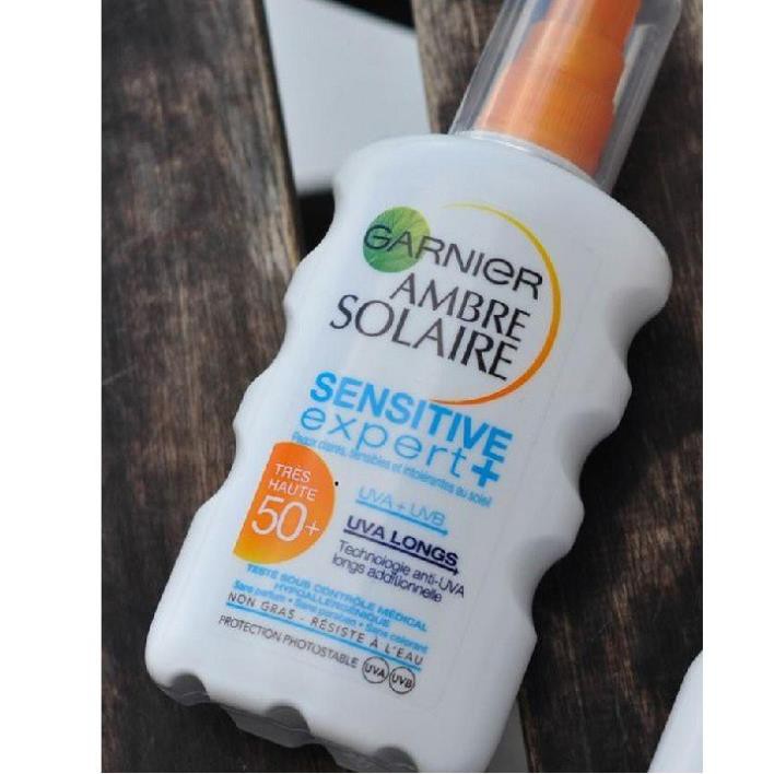 Chống nắng DẠNG Xịt Garnier Ambre Solaire SPF50+ 200ML