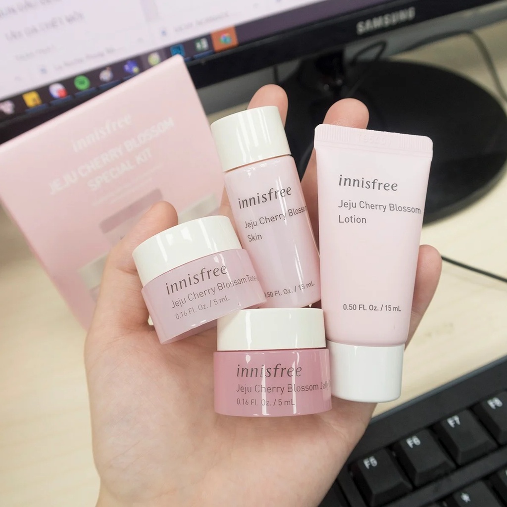 Bộ Dưỡng Sáng Da Từ Hoa Anh Đào Innisfree. Jeju Cherry Blossom Kit 4sp