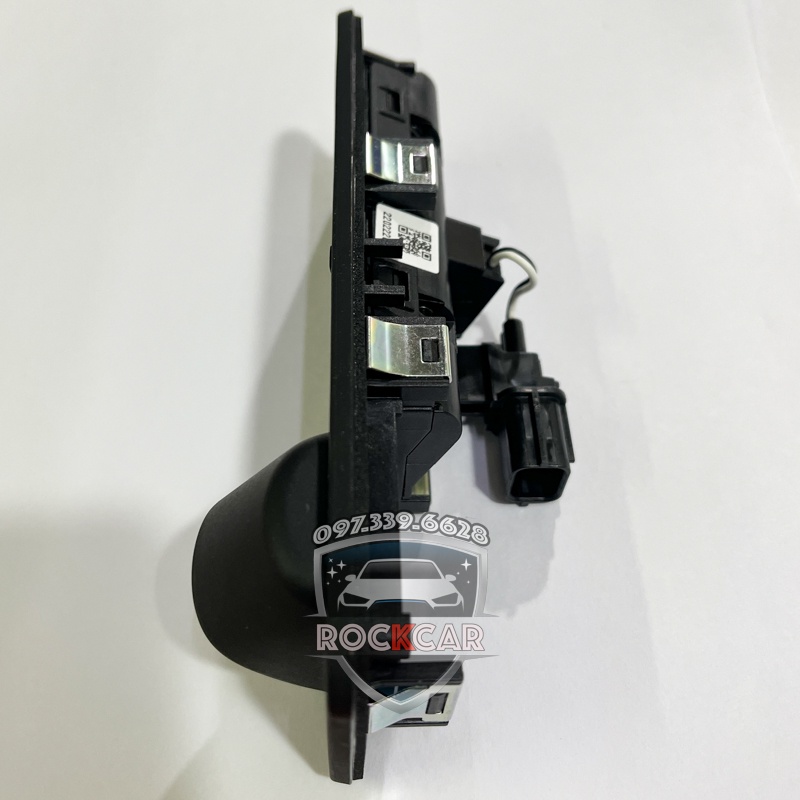 Công tắc mở cốp xe Hyundai Accent & Hyundai Elantra, nhập khẩu chính hãng từ Hyundai Mobis Hàn Quốc